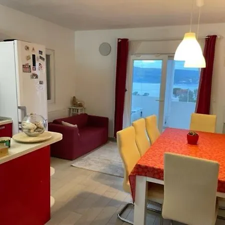 Island Solta Comfort Modesty Apartment *