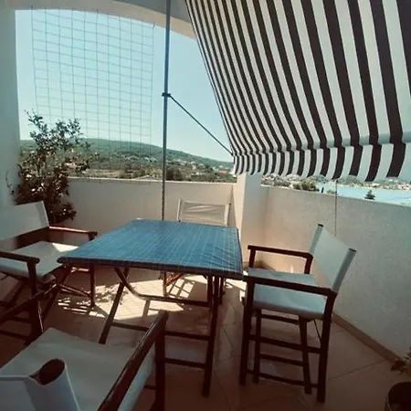 Island Solta Comfort Modesty Apartment